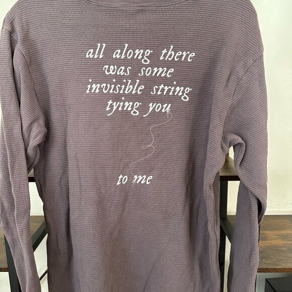 Taylor Swift Invisible String Long Sleeve Thermal L - Picture 2 of 3